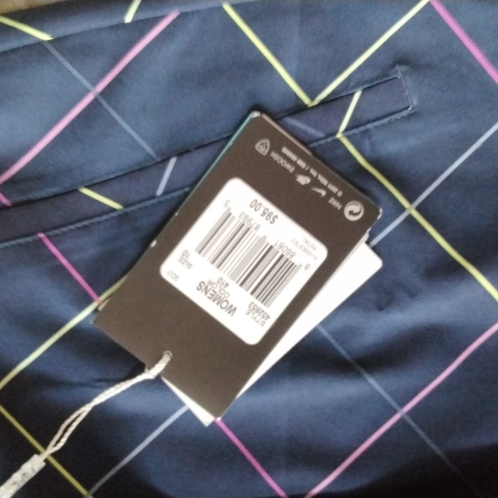 Nike Convertible / Reversible Skirt with Shorts - size 10 - Like New - Picture 3 of 6